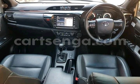 Nunua Ilio tumika Toyota Hilux White Gari ndani ya Manzini nchini Manzini Nunua Ilio tumika Toyota Hilux White Gari ndani ya Manzini nchini Manzini