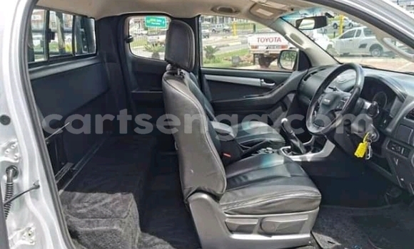 Nunua Ilio tumika Isuzu KB Silver Gari ndani ya Manzini nchini Manzini Nunua Ilio tumika Isuzu KB Silver Gari ndani ya Manzini nchini Manzini