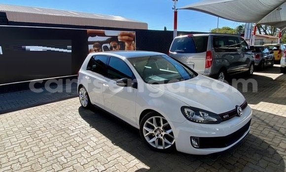 Nunua Ilio tumika Volkswagen Golf GTI White Gari ndani ya Ezulwini nchini Hhohho
