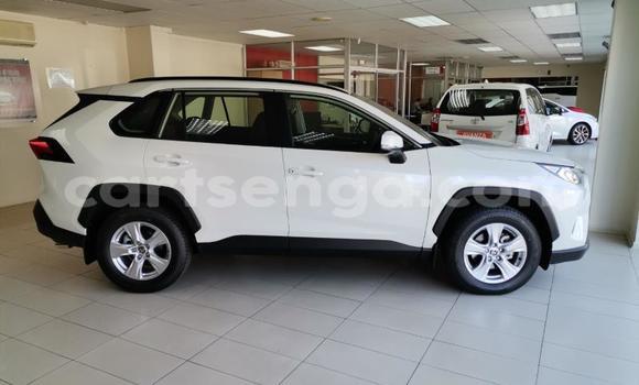 Acheter Occasion Voiture Toyota RAV4 Blanc à Ezulwini, Hhohho Acheter Occasion Voiture Toyota RAV4 Blanc à Ezulwini, Hhohho