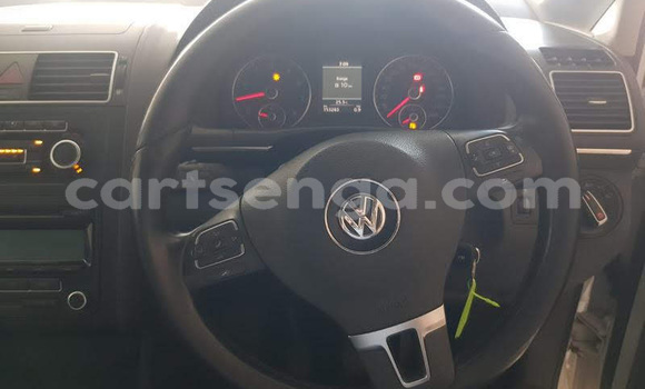 Buy Used Volkswagen Touran White Car in Mbabane in Manzini Buy Used Volkswagen Touran White Car in Mbabane in Manzini