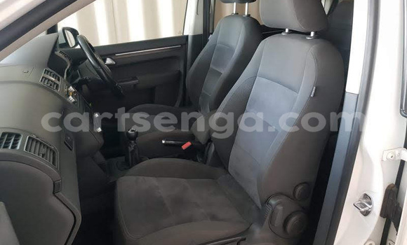 Buy Used Volkswagen Touran White Car in Mbabane in Manzini Buy Used Volkswagen Touran White Car in Mbabane in Manzini