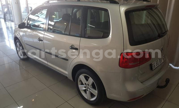 Buy Used Volkswagen Touran Red Car in Mbabane in Manzini Buy Used Volkswagen Touran Red Car in Mbabane in Manzini