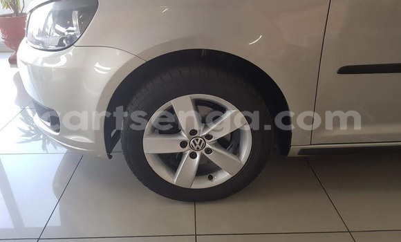 Buy Used Volkswagen Touran Red Car in Mbabane in Manzini Buy Used Volkswagen Touran Red Car in Mbabane in Manzini