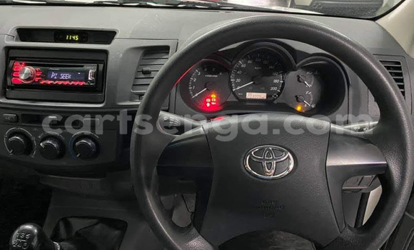 Buy Used Toyota Hilux White Car in Mbabane in Manzini Buy Used Toyota Hilux White Car in Mbabane in Manzini