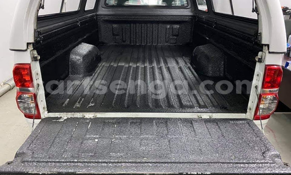 Buy Used Toyota Hilux White Car in Mbabane in Manzini Buy Used Toyota Hilux White Car in Mbabane in Manzini