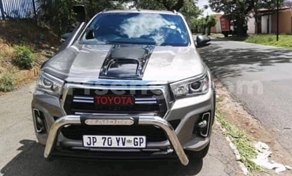 Buy Used Toyota Hilux Silver Car in Ezulwini in Hhohho Buy Used Toyota Hilux Silver Car in Ezulwini in Hhohho