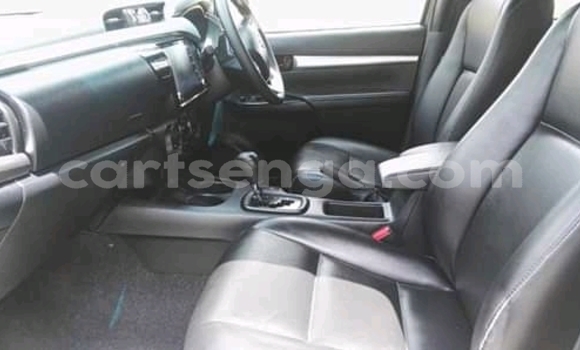 Buy Used Toyota Hilux Silver Car in Ezulwini in Hhohho Buy Used Toyota Hilux Silver Car in Ezulwini in Hhohho