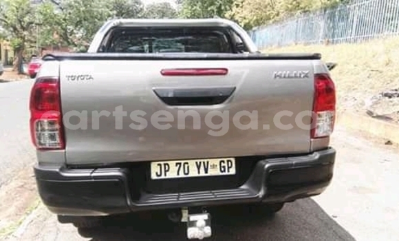 Buy Used Toyota Hilux Silver Car in Ezulwini in Hhohho Buy Used Toyota Hilux Silver Car in Ezulwini in Hhohho