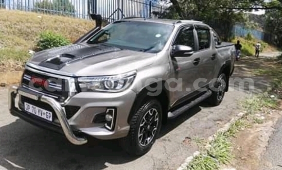 Buy Used Toyota Hilux Silver Car in Ezulwini in Hhohho Buy Used Toyota Hilux Silver Car in Ezulwini in Hhohho