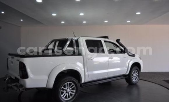 Buy Used Toyota Hilux White Car in Mbabane in Manzini Buy Used Toyota Hilux White Car in Mbabane in Manzini