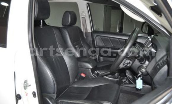 Buy Used Toyota Hilux White Car in Mbabane in Manzini Buy Used Toyota Hilux White Car in Mbabane in Manzini