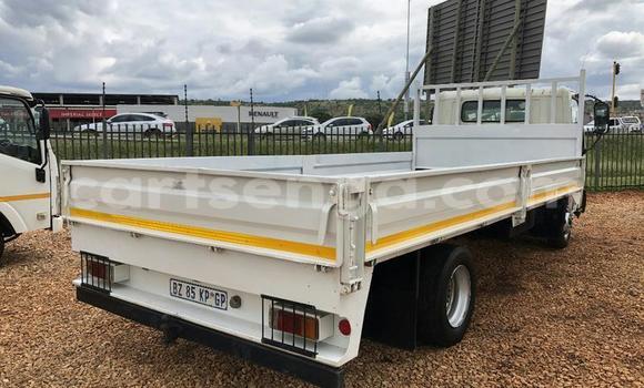 Nunua Ilio tumika Hino 300 Series White Lori ndani ya Hlatikulu nchini Wilaya ya Shiselweni Nunua Ilio tumika Hino 300 Series White Lori ndani ya Hlatikulu nchini Wilaya ya Shiselweni