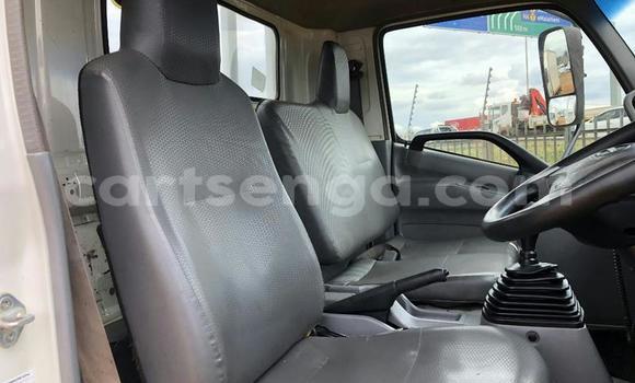 Nunua Ilio tumika Hino 300 Series White Lori ndani ya Hlatikulu nchini Wilaya ya Shiselweni Nunua Ilio tumika Hino 300 Series White Lori ndani ya Hlatikulu nchini Wilaya ya Shiselweni