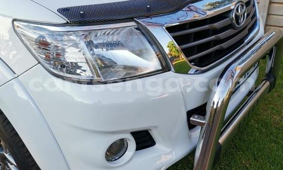 Buy Used Toyota Hilux White Car in Ezulwini in Hhohho Buy Used Toyota Hilux White Car in Ezulwini in Hhohho
