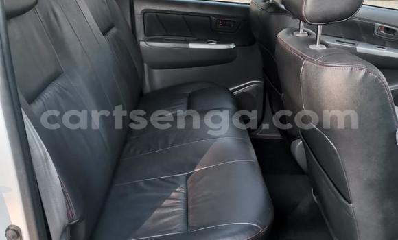 Buy Used Toyota Hilux White Car in Ezulwini in Hhohho Buy Used Toyota Hilux White Car in Ezulwini in Hhohho