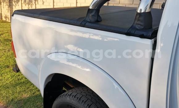 Buy Used Toyota Hilux White Car in Ezulwini in Hhohho Buy Used Toyota Hilux White Car in Ezulwini in Hhohho