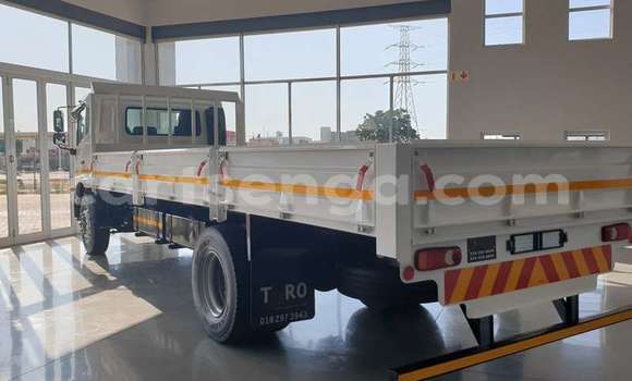 Nunua Ilio tumika Nissan AD White Gari ndani ya Manzini nchini Manzini Nunua Ilio tumika Nissan AD White Gari ndani ya Manzini nchini Manzini