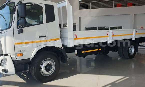 Nunua Ilio tumika Nissan AD White Gari ndani ya Manzini nchini Manzini Nunua Ilio tumika Nissan AD White Gari ndani ya Manzini nchini Manzini