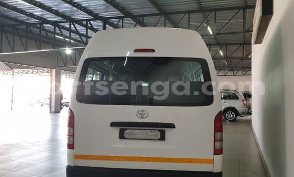 Acheter Occasion Voiture Toyota Hiace Blanc à Bulembu, Hhohho Acheter Occasion Voiture Toyota Hiace Blanc à Bulembu, Hhohho