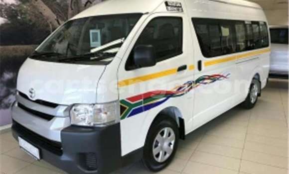 Buy Used Toyota Hiace White Car in Bulembu in Hhohho Buy Used Toyota Hiace White Car in Bulembu in Hhohho