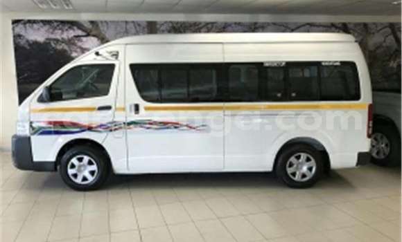 Nunua Ilio tumika Toyota Hiace White Gari ndani ya Bulembu nchini Hhohho Nunua Ilio tumika Toyota Hiace White Gari ndani ya Bulembu nchini Hhohho