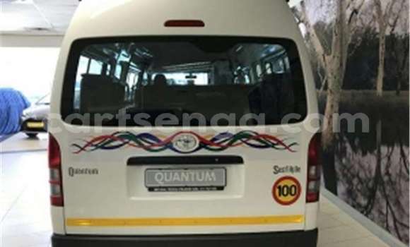 Nunua Ilio tumika Toyota Hiace White Gari ndani ya Bulembu nchini Hhohho Nunua Ilio tumika Toyota Hiace White Gari ndani ya Bulembu nchini Hhohho