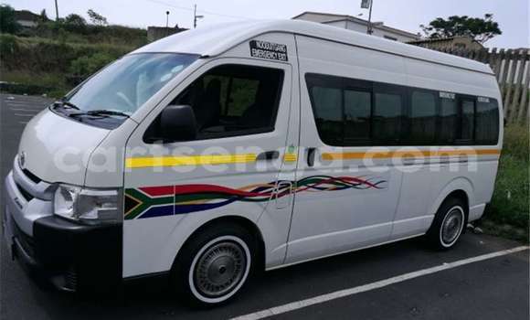 Nunua Ilio tumika Toyota Hiace White Gari ndani ya Bulembu nchini Hhohho Nunua Ilio tumika Toyota Hiace White Gari ndani ya Bulembu nchini Hhohho