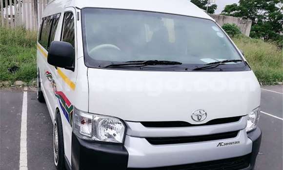 Nunua Ilio tumika Toyota Hiace White Gari ndani ya Bulembu nchini Hhohho Nunua Ilio tumika Toyota Hiace White Gari ndani ya Bulembu nchini Hhohho
