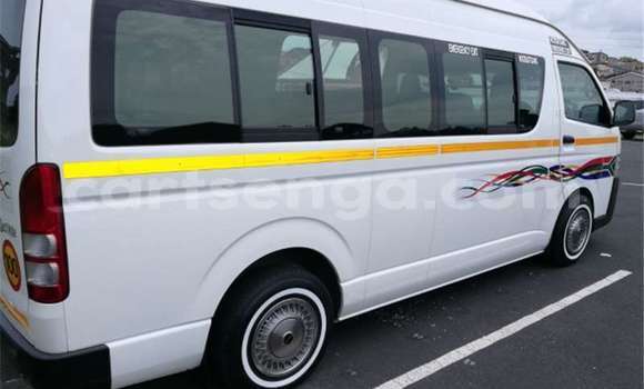 Nunua Ilio tumika Toyota Hiace White Gari ndani ya Bulembu nchini Hhohho Nunua Ilio tumika Toyota Hiace White Gari ndani ya Bulembu nchini Hhohho