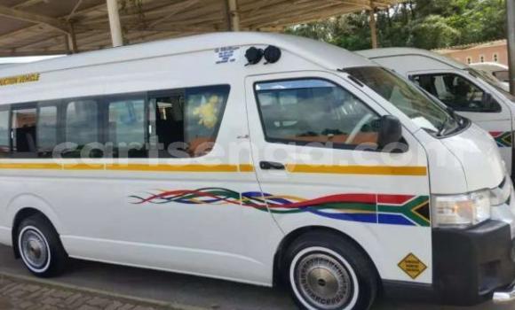 Nunua Ilio tumika Toyota Hiace White Gari ndani ya Bulembu nchini Hhohho Nunua Ilio tumika Toyota Hiace White Gari ndani ya Bulembu nchini Hhohho