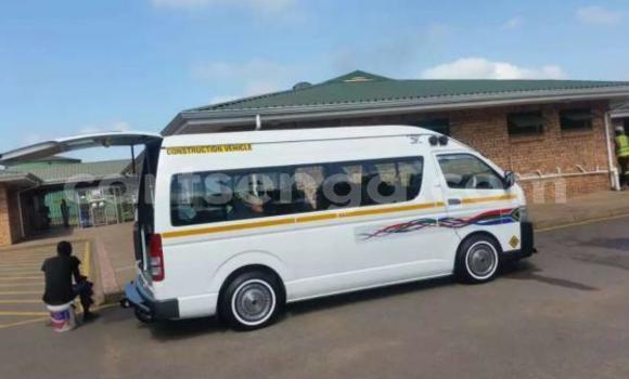 Nunua Ilio tumika Toyota Hiace White Gari ndani ya Bulembu nchini Hhohho Nunua Ilio tumika Toyota Hiace White Gari ndani ya Bulembu nchini Hhohho