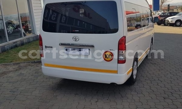 Nunua Ilio tumika Toyota Hiace White Gari ndani ya Big Bend nchini Wilaya ya Lubombo Nunua Ilio tumika Toyota Hiace White Gari ndani ya Big Bend nchini Wilaya ya Lubombo
