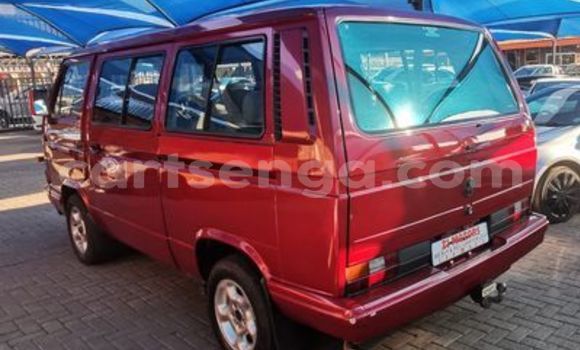 Nunua Ilio tumika Volkswagen Caravelle Red Gari ndani ya Ezulwini nchini Hhohho