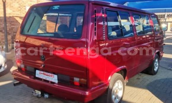 Nunua Ilio tumika Volkswagen Caravelle Red Gari ndani ya Ezulwini nchini Hhohho Nunua Ilio tumika Volkswagen Caravelle Red Gari ndani ya Ezulwini nchini Hhohho
