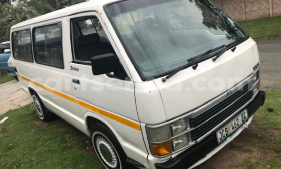 Nunua Ilio tumika Toyota Hiace White Gari ndani ya Manzini nchini Manzini Nunua Ilio tumika Toyota Hiace White Gari ndani ya Manzini nchini Manzini