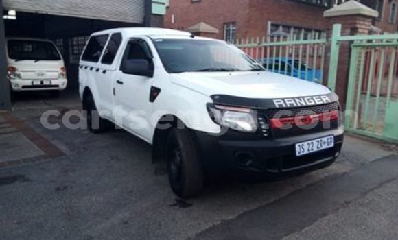 Nunua Ilio tumika Ford Ranger White Gari ndani ya Hluti nchini Wilaya ya Shiselweni
