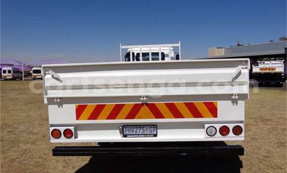 Acheter Occasion Utilitaire Nissan UD Blanc à Big Bend, Lubombo Acheter Occasion Utilitaire Nissan UD Blanc à Big Bend, Lubombo