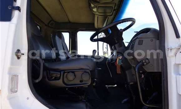 Acheter Occasion Utilitaire Nissan UD Blanc à Big Bend, Lubombo Acheter Occasion Utilitaire Nissan UD Blanc à Big Bend, Lubombo