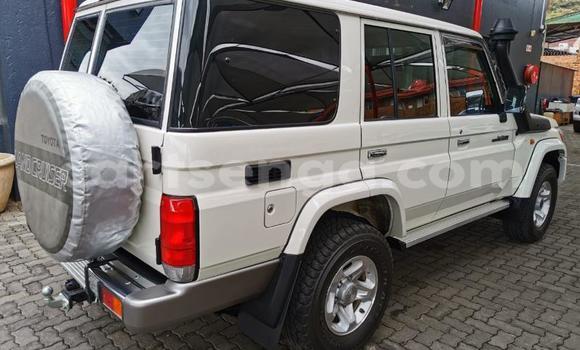 Acheter Occasion Voiture Toyota Land Cruiser Blanc à Big Bend, Lubombo District Acheter Occasion Voiture Toyota Land Cruiser Blanc à Big Bend, Lubombo District