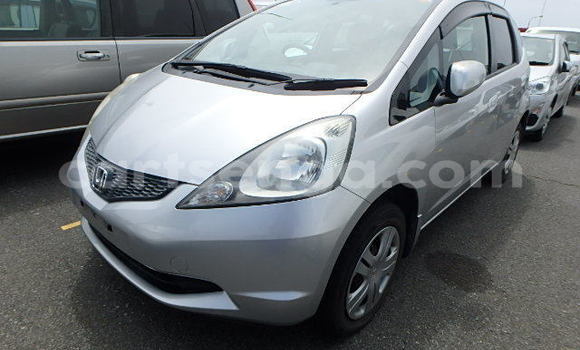 Nunua Ilio tumika Honda FIT White Gari ndani ya Big Bend nchini Lubombo Nunua Ilio tumika Honda FIT White Gari ndani ya Big Bend nchini Lubombo