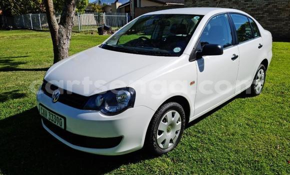 Nunua Ilio tumika Volkswagen Polo White Gari ndani ya Big Bend nchini Wilaya ya Lubombo Nunua Ilio tumika Volkswagen Polo White Gari ndani ya Big Bend nchini Wilaya ya Lubombo