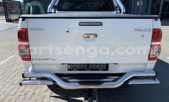 Acheter Occasion Voiture Toyota Hilux Blanc à Bulembu, Hhohho Acheter Occasion Voiture Toyota Hilux Blanc à Bulembu, Hhohho