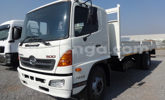 Acheter Occasion Utilitaire Hino 300 Series Blanc à Hlatikulu, Shiselweni District Acheter Occasion Utilitaire Hino 300 Series Blanc à Hlatikulu, Shiselweni District