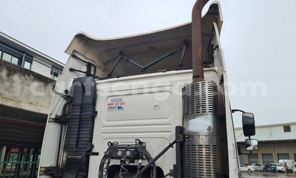 Acheter Occasion Utilitaire Volvo F4 Blanc à Hlatikulu, Shiselweni District Acheter Occasion Utilitaire Volvo F4 Blanc à Hlatikulu, Shiselweni District