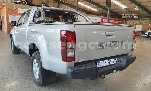 Nunua Ilio tumika Isuzu KB Silver Gari ndani ya Kubuta nchini Wilaya ya Shiselweni Nunua Ilio tumika Isuzu KB Silver Gari ndani ya Kubuta nchini Wilaya ya Shiselweni