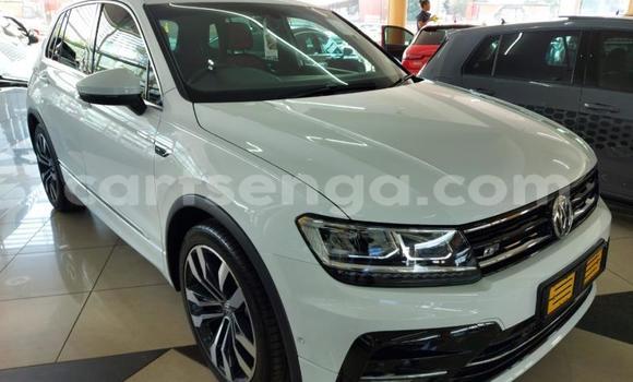 Nunua Ilio tumika Volkswagen Tiguan White Gari ndani ya Manzini nchini Manzini Nunua Ilio tumika Volkswagen Tiguan White Gari ndani ya Manzini nchini Manzini