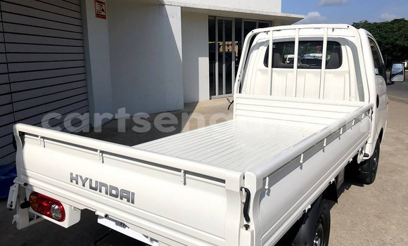 Nunua Ilio tumika Hyundai H1 White Gari ndani ya Manzini nchini Manzini Nunua Ilio tumika Hyundai H1 White Gari ndani ya Manzini nchini Manzini