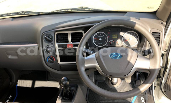 Nunua Ilio tumika Hyundai H1 White Gari ndani ya Manzini nchini Manzini Nunua Ilio tumika Hyundai H1 White Gari ndani ya Manzini nchini Manzini