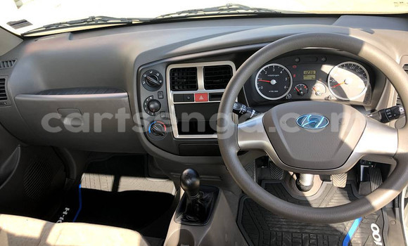 Nunua Ilio tumika Hyundai H1 White Gari ndani ya Manzini nchini Manzini Nunua Ilio tumika Hyundai H1 White Gari ndani ya Manzini nchini Manzini